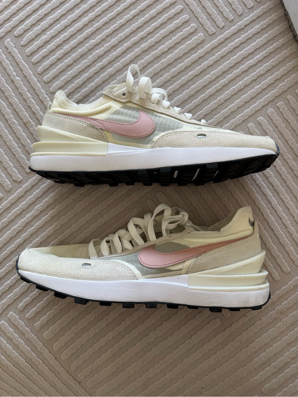 Nike Women’s Waffle One Rose Whisper Size 9.5